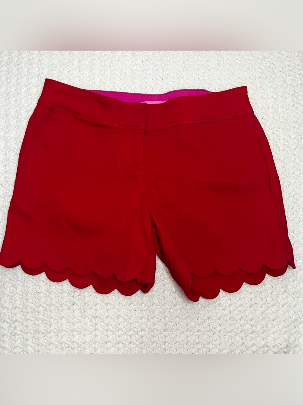 Red Scalloped Hem Women's Shorts size 4 Isaac Mizrahi